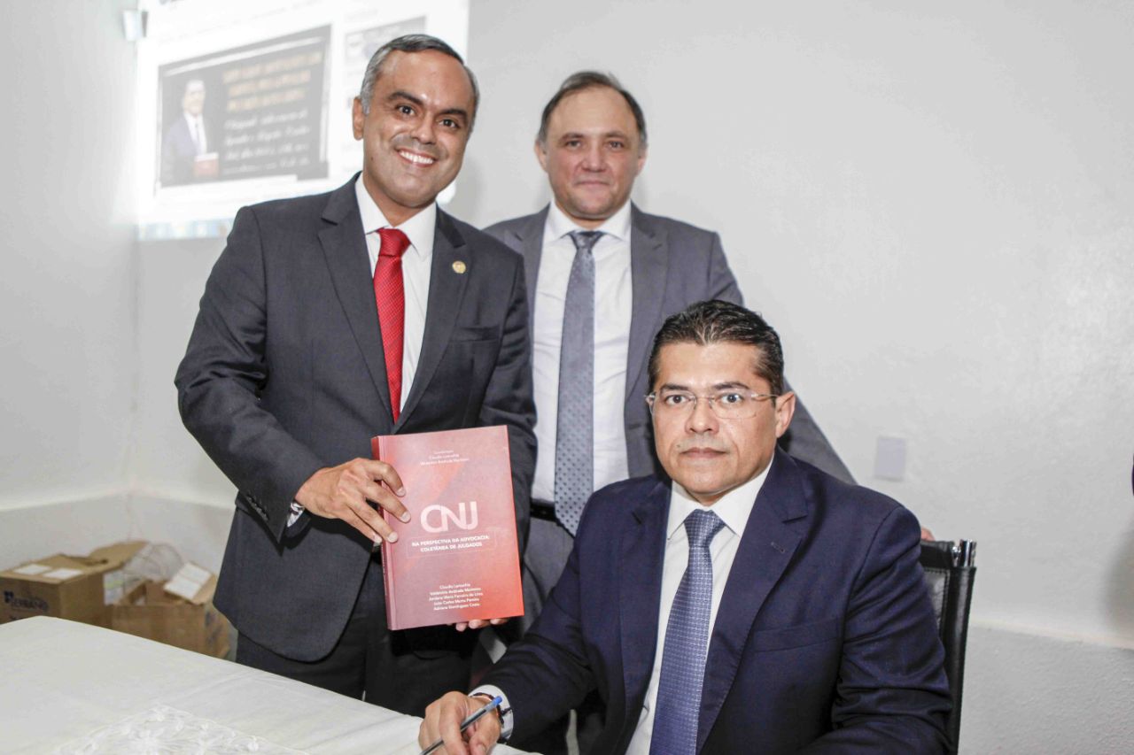 Ministro do Conselho Nacional de Justiça lança livro em Iguatu