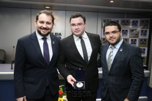 Dr. Alcântara, Dr. Vladimir Macêdo e Dr. Coelho Neto. 