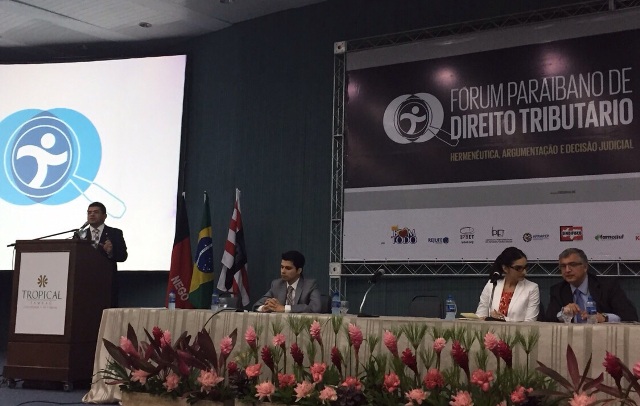 Presidente Valdetário ministra palestra no Fórum Paraibano de Direito Tributário