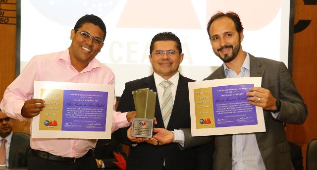 "Lentidão no judiciário" vence Prêmio de Jornalismo da OAB-CE na categoria Rádio