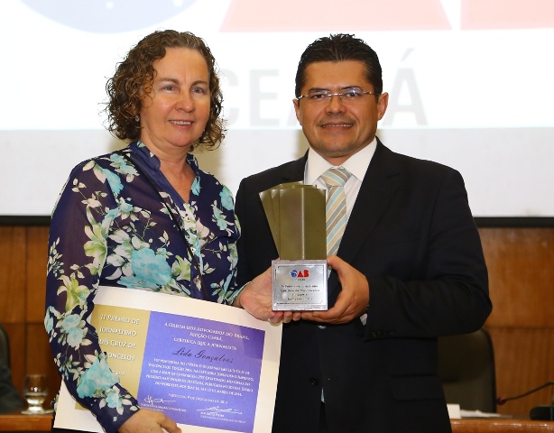 Série de reportagens sobre IPPS conquista Prêmio de Jornalismo da OAB-CE na categoria Impresso
