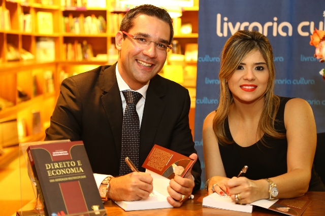 OAB-CE lança "Direito e Economia" na Livraria Cultura