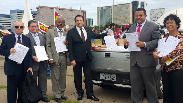 Reforma Política: entidades entregam 800 mil assinaturas em apoio ao projeto