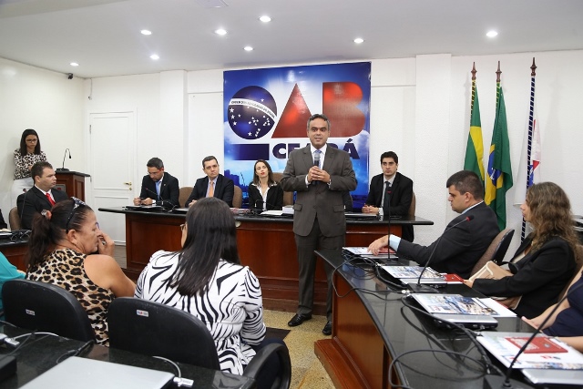 OAB Ceará entrega carteiras a 35 novos advogados