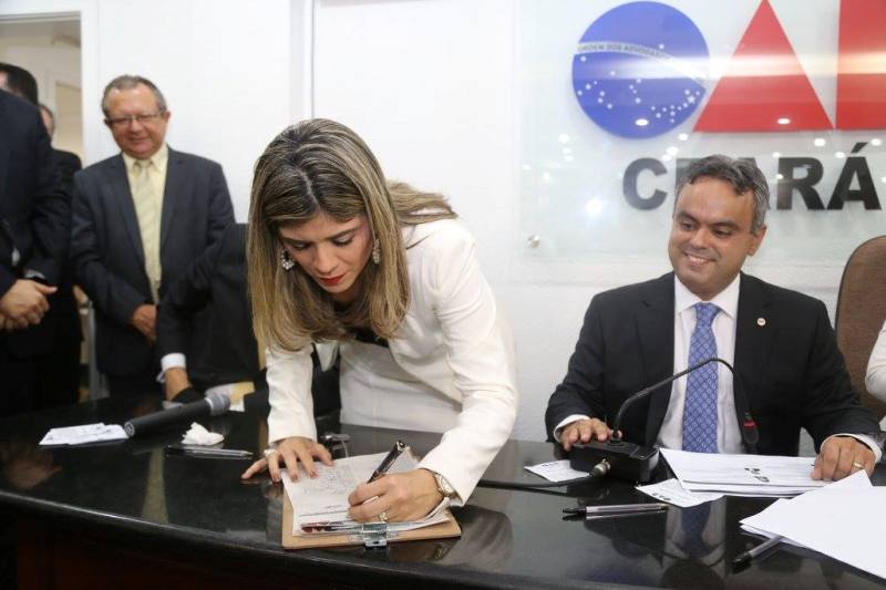 Roberta Vasques é a primeira mulher na história a assumir a vice-presidência da OAB Ceará