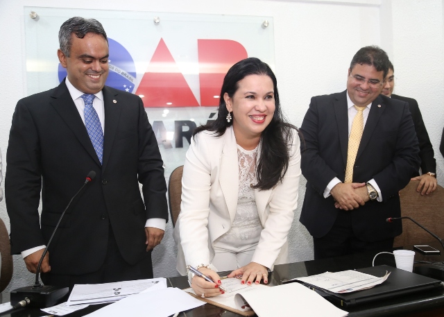 Christiane Leitão assume a secretaria-geral da OAB-CE
